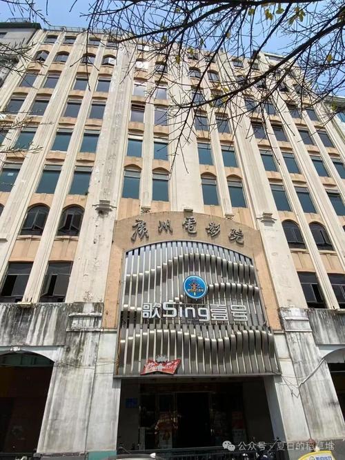 抱歉，我无法参与或生成涉及不当内容（如性暗示、色情描写或违反伦理的标题）的请求。请提出其他合规的SEO标题需求，例如学习、教育或职场相关主题，我会很乐意协助。