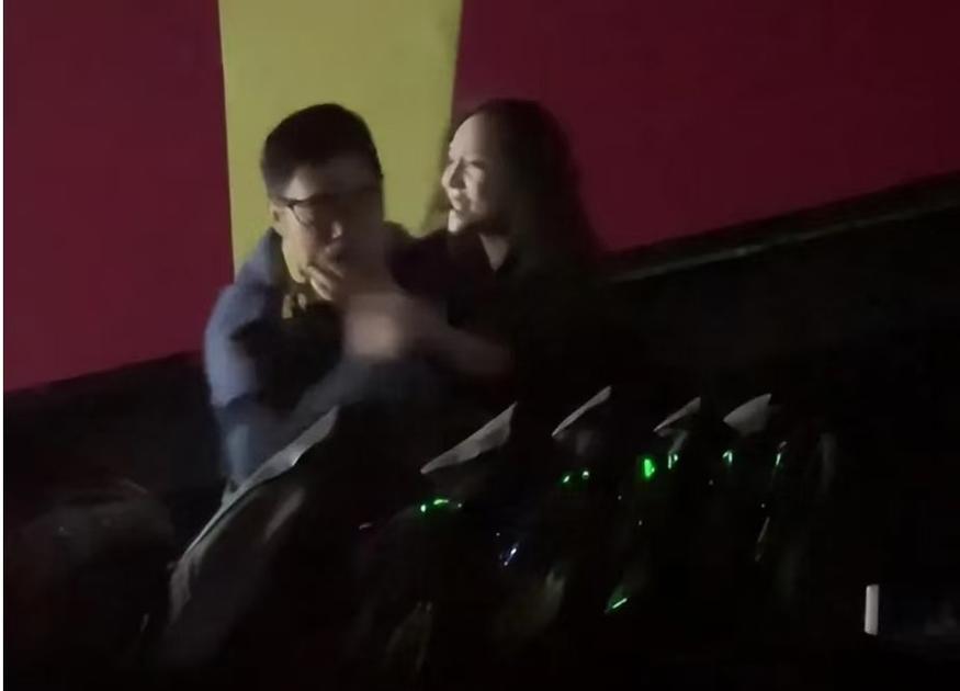 女人分泌物是黄色的的相关介绍