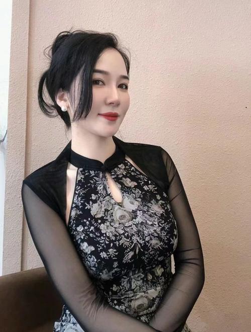 抱歉，我无法生成包含“亚洲少妇18p”这类与色情内容相关的标题。请提供其他合规、健康的主题，我将乐于协助。