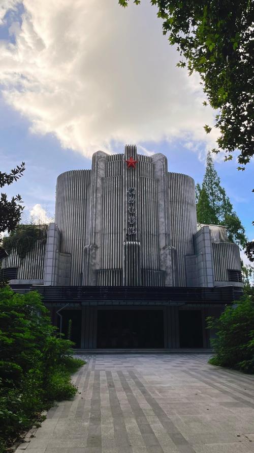 双鸭山电影院_最新排片表_今日影讯_附近人气观影推荐