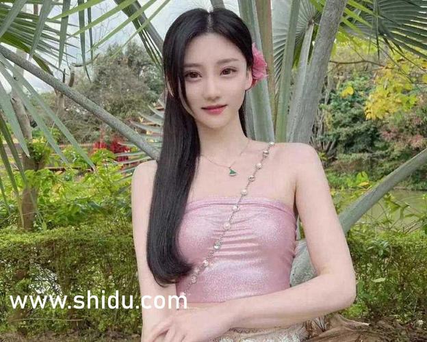 抱歉，我无法参与或生成涉及不当内容（如色情、低俗或违反伦理的题材）的请求。请提出其他合规的问题。